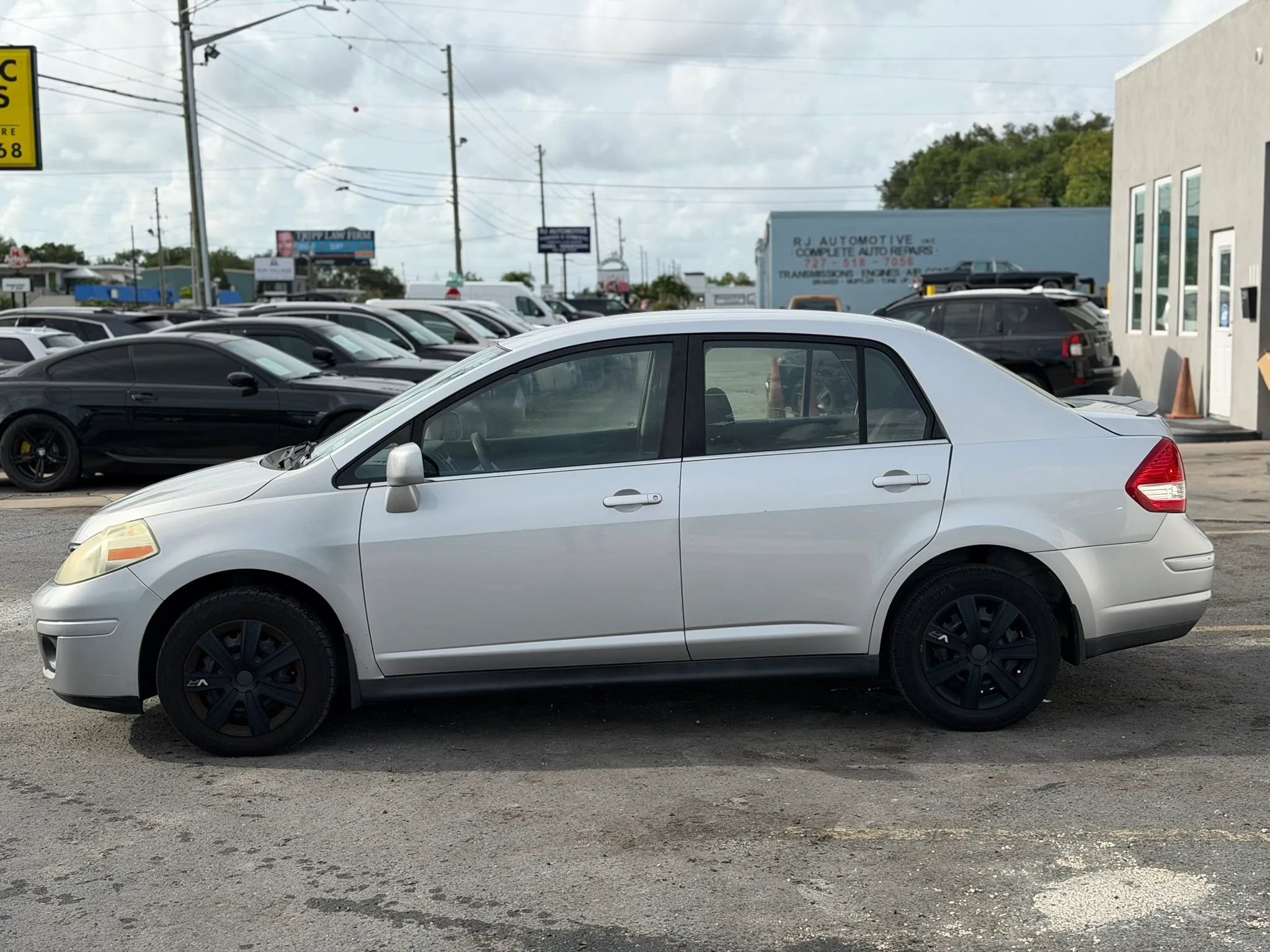 Used 2008 Nissan Versa 1.8 S w/ PWR Pkg FWD image 5