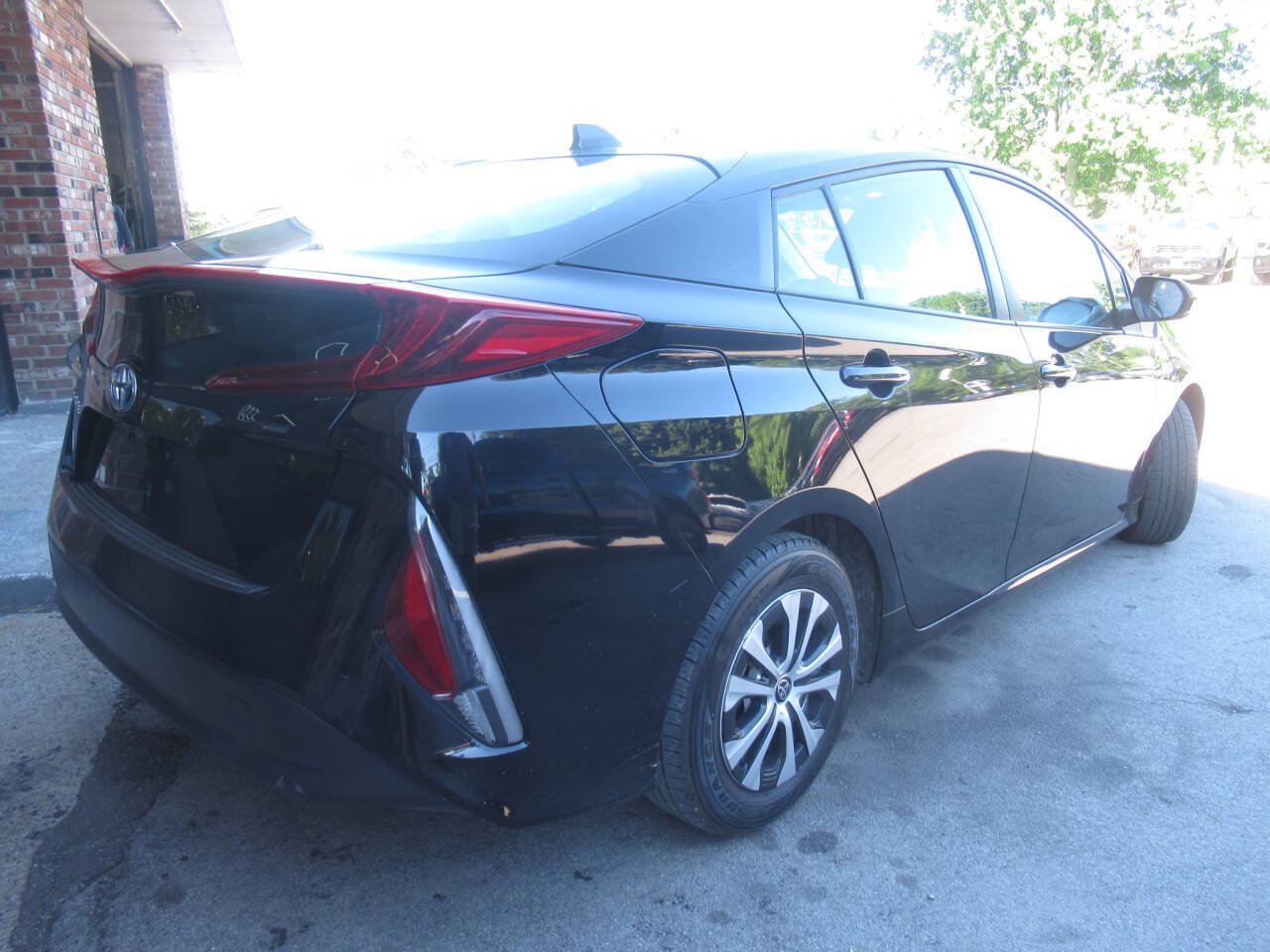 Used 2021 Toyota Prius Prime LE FWD image 10