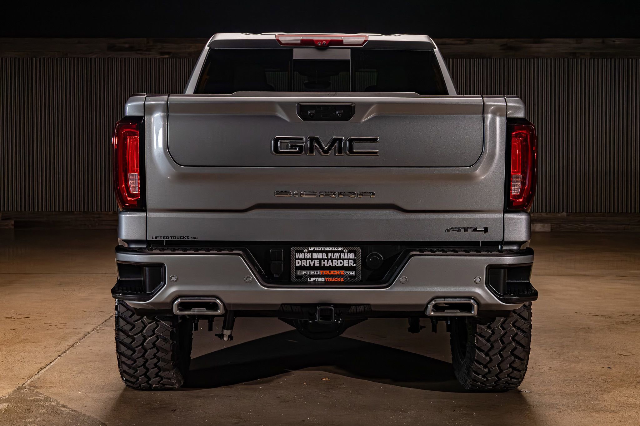 Used 2025 GMC Sierra 1500 AT4 w/ Technology Package AWD/4WD image 8
