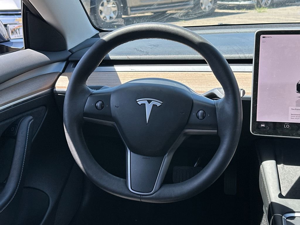Used 2023 Tesla Model 3 Standard Range image 17