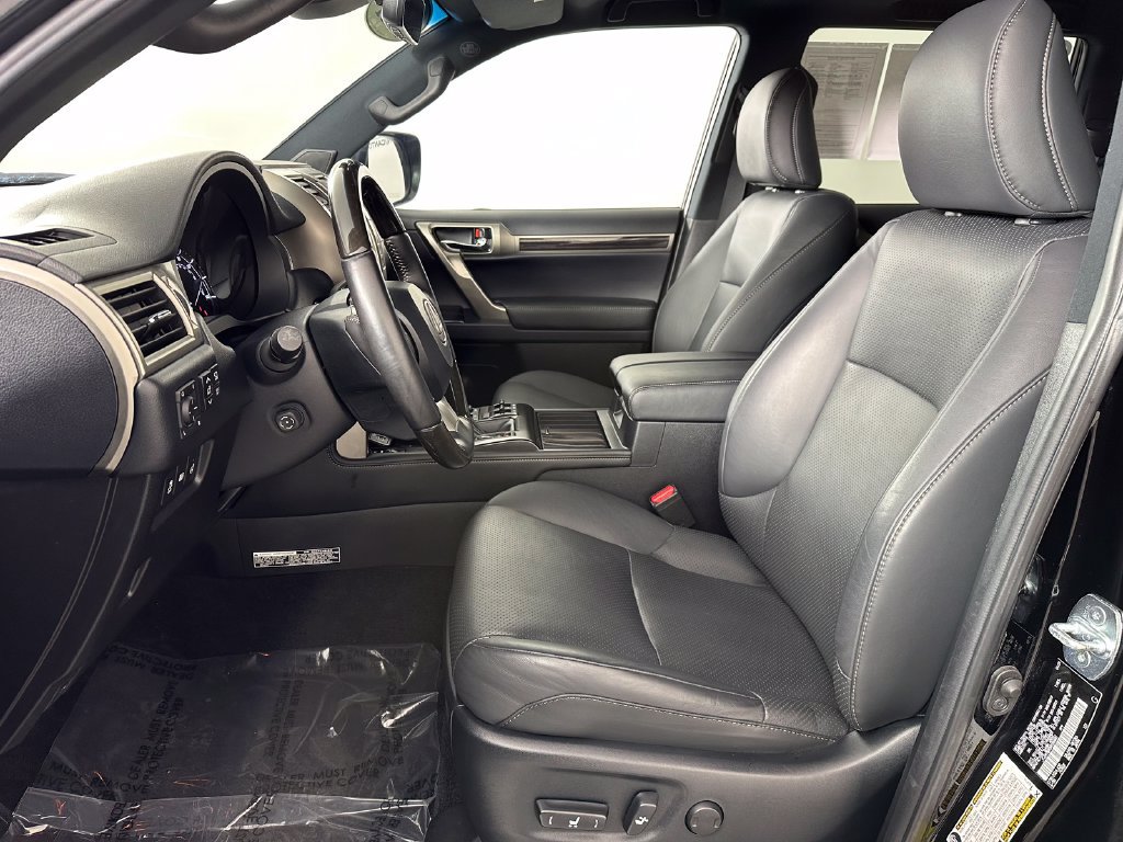 Used 2021 Lexus GX 460 Luxury w/ Accessory Package AWD/4WD image 18
