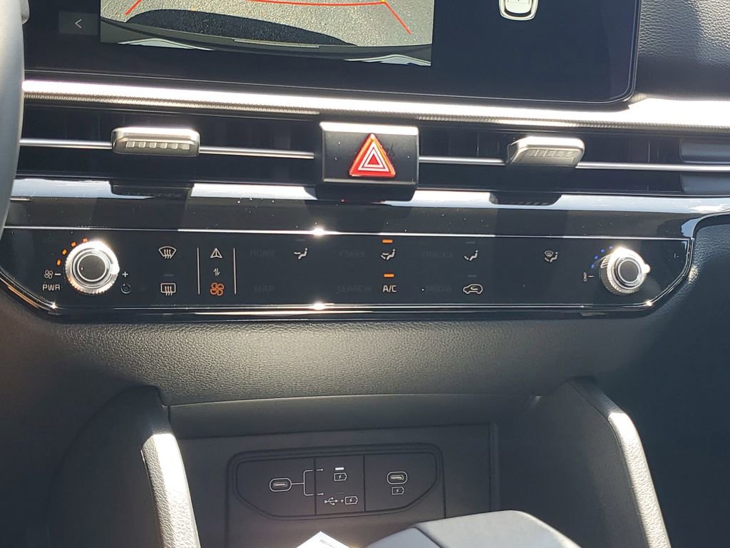 New 2026 Kia Sportage LX FWD image 17