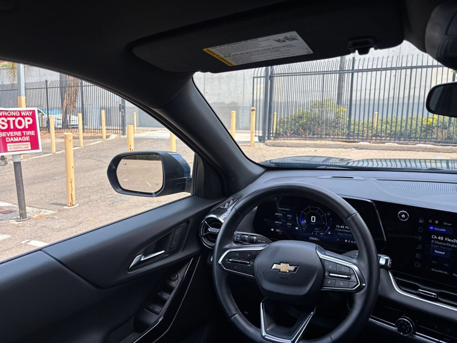 Used 2025 Chevrolet Equinox LT FWD image 35