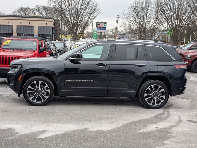 Used 2023 Jeep Grand Cherokee Overland w/ Luxury Tech Group IV AWD/4WD image 5