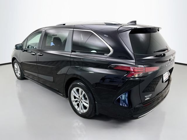 Used 2024 Toyota Sienna Limited AWD/4WD image 5