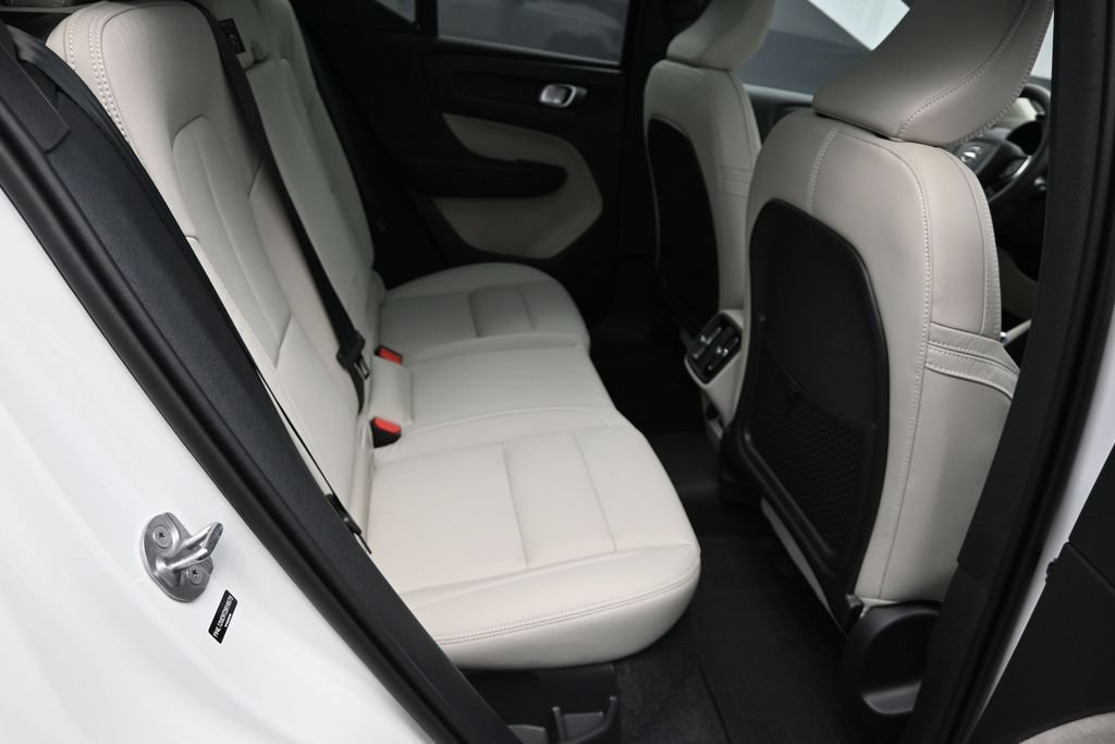 New 2026 Volvo XC40 B5 Plus w/ Climate Package AWD/4WD image 18