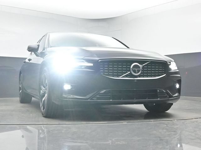 Used 2025 Volvo S60 B5 Plus AWD/4WD image 36