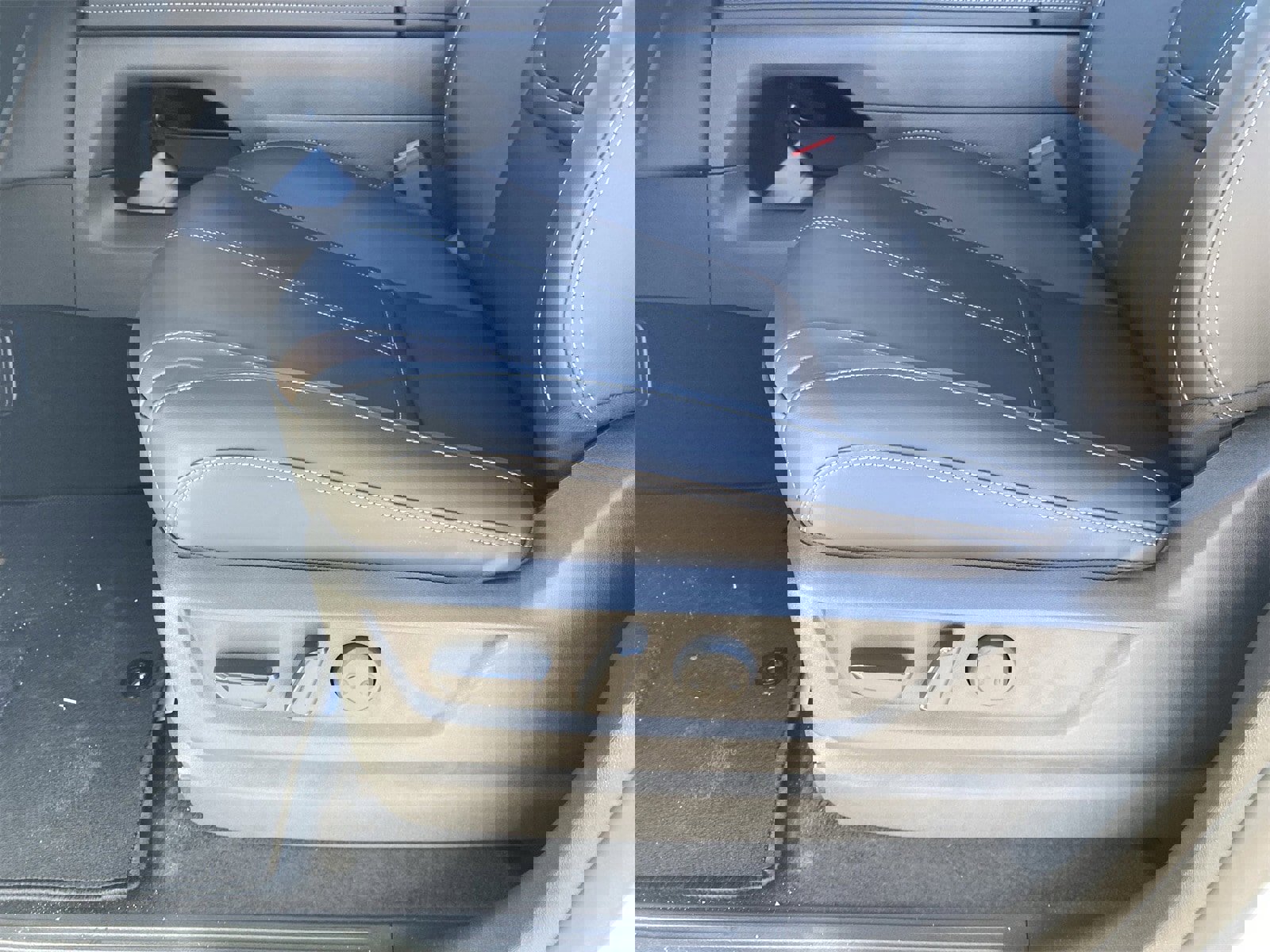 New 2026 Nissan Armada SL w/ Captain's Chari Seat Package image 22