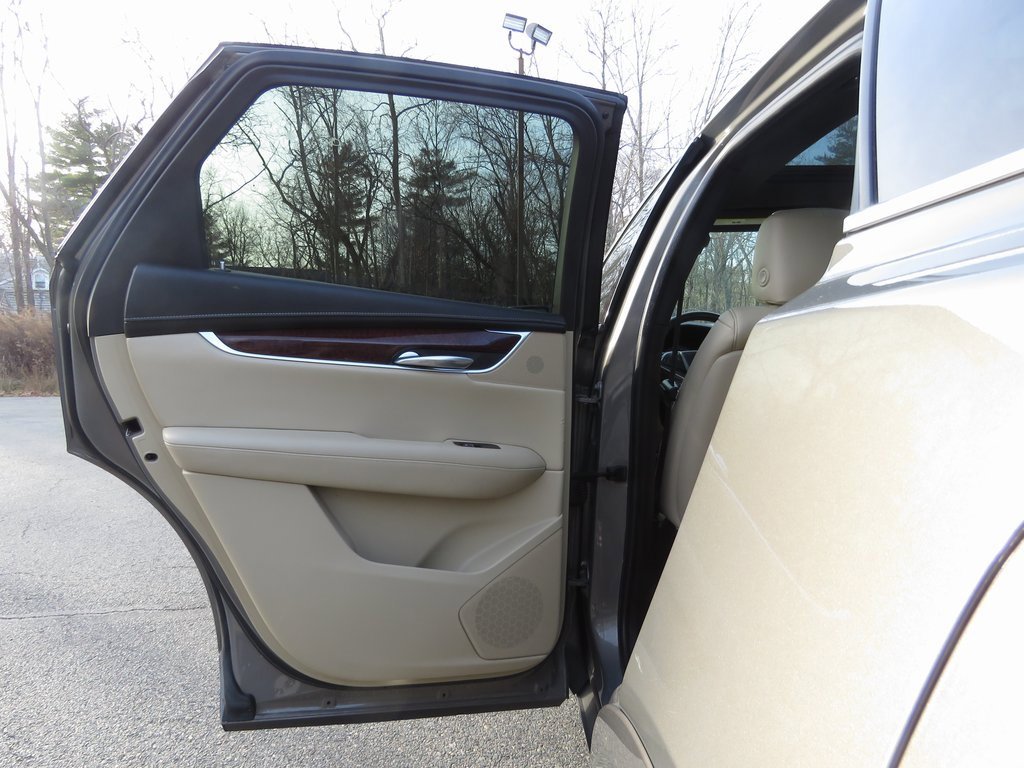 Used 2018 Cadillac XT5 Premium Luxury w/ Driver Assist Package image 20