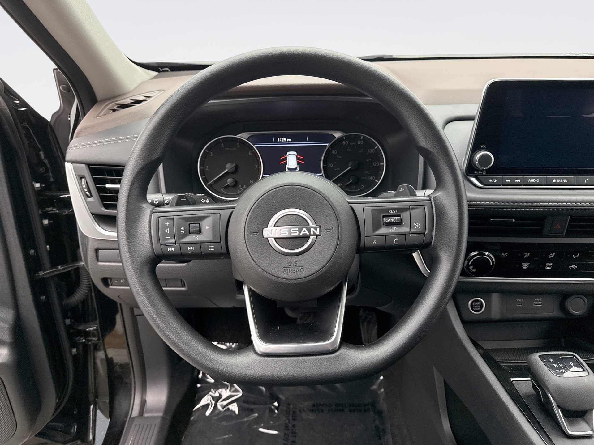 Used 2023 Nissan Rogue S AWD/4WD image 12