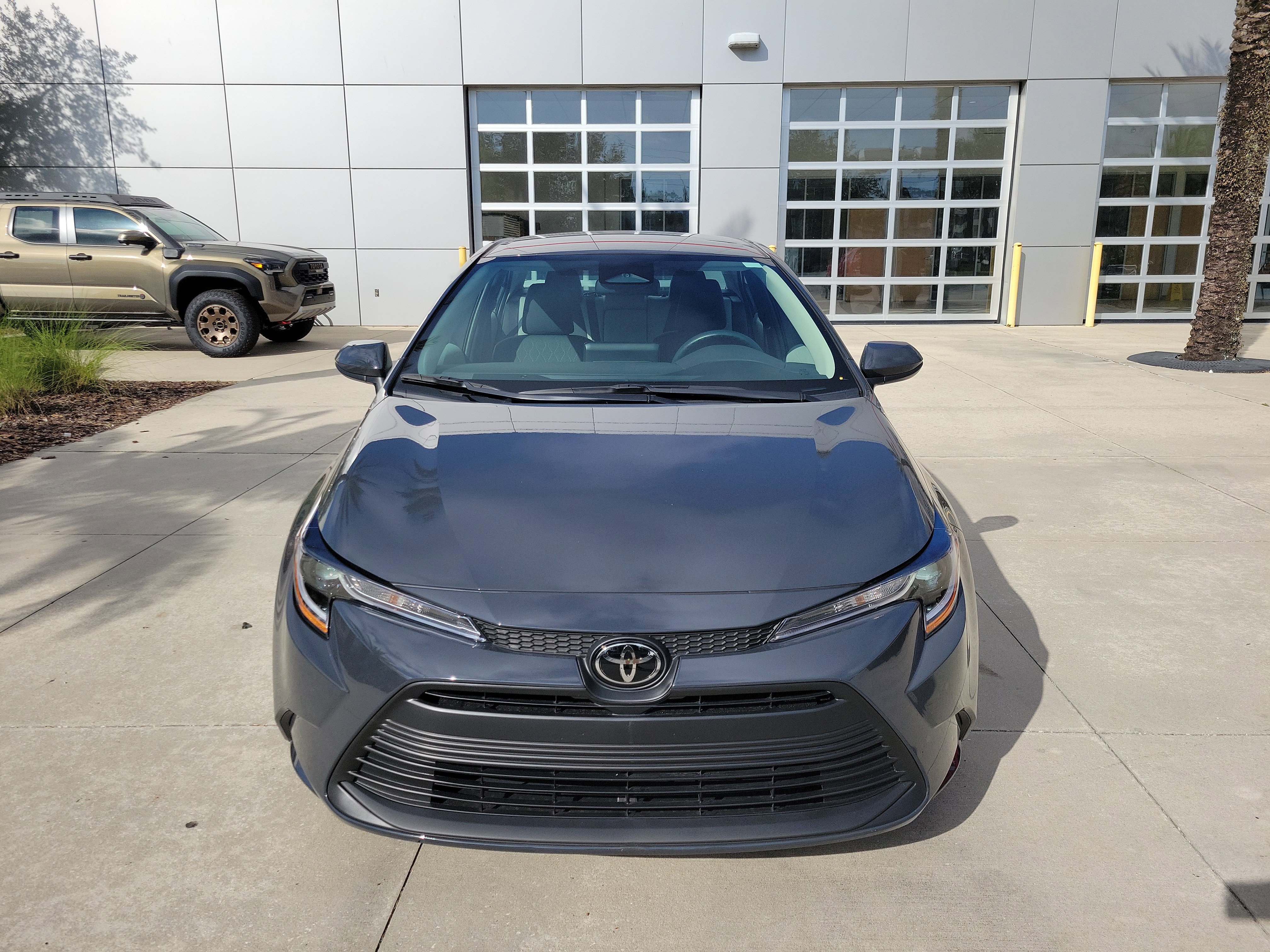 Used 2025 Toyota Corolla LE FWD image 9