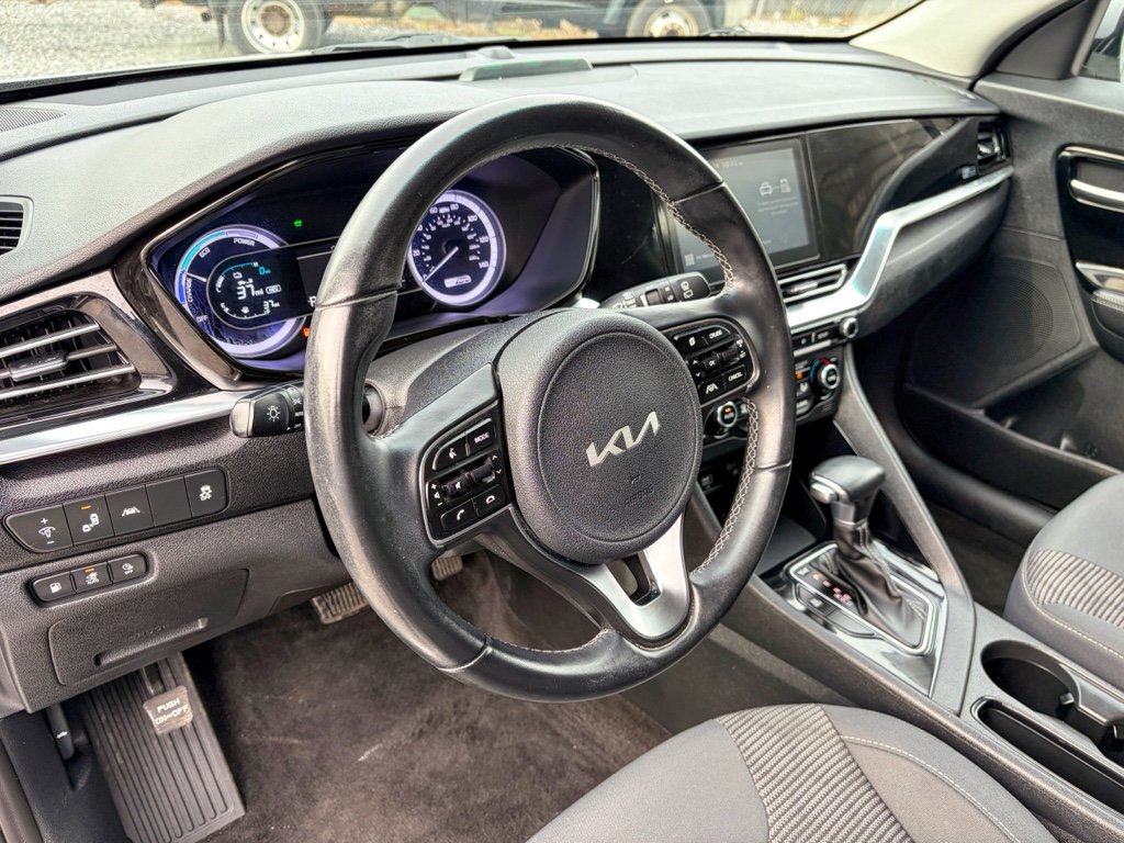 Used 2022 Kia Niro LXS image 17