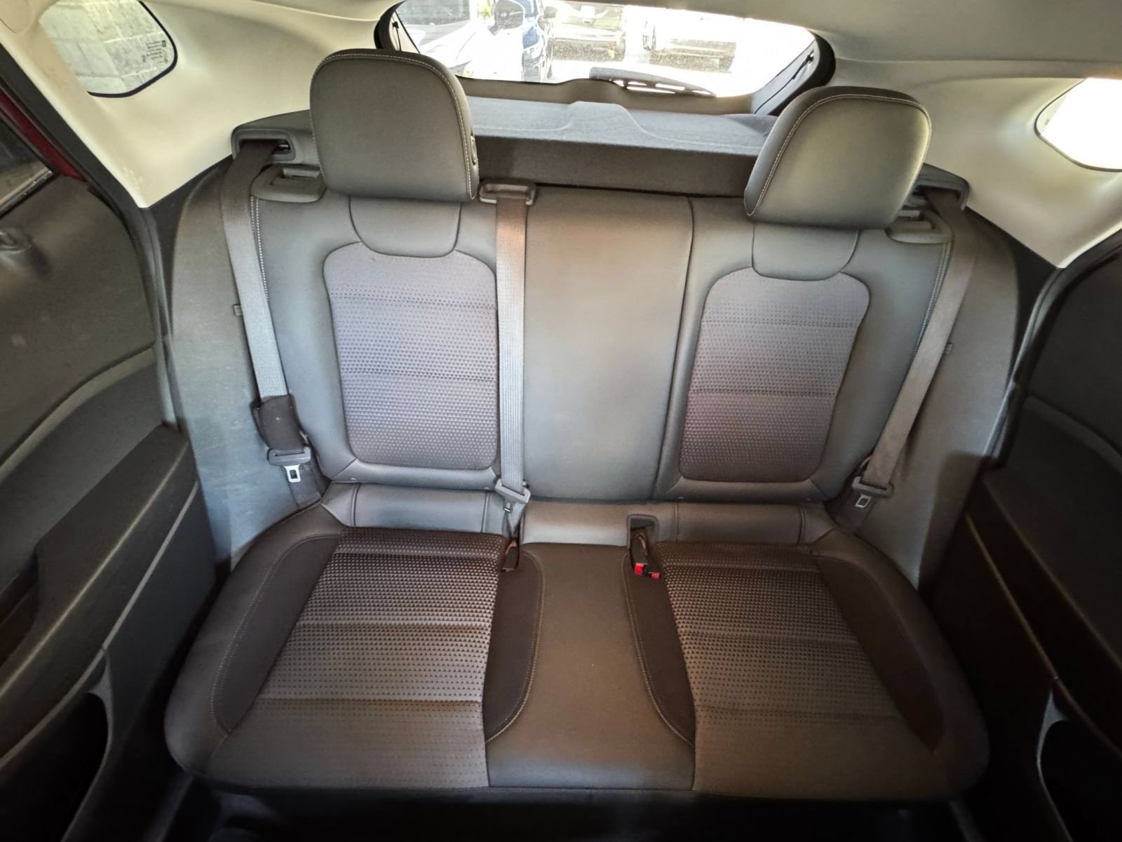 Used 2025 Chevrolet Trax LT w/ LT Convenience Package FWD image 37