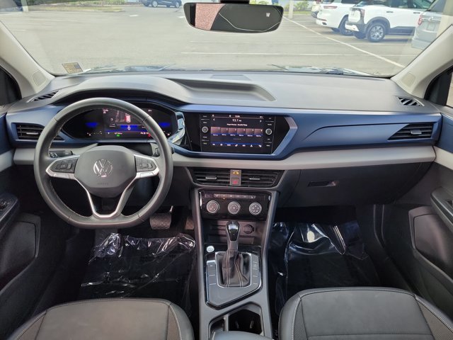 Used 2023 Volkswagen Taos SE w/ Panoramic Sunroof Package FWD image 9