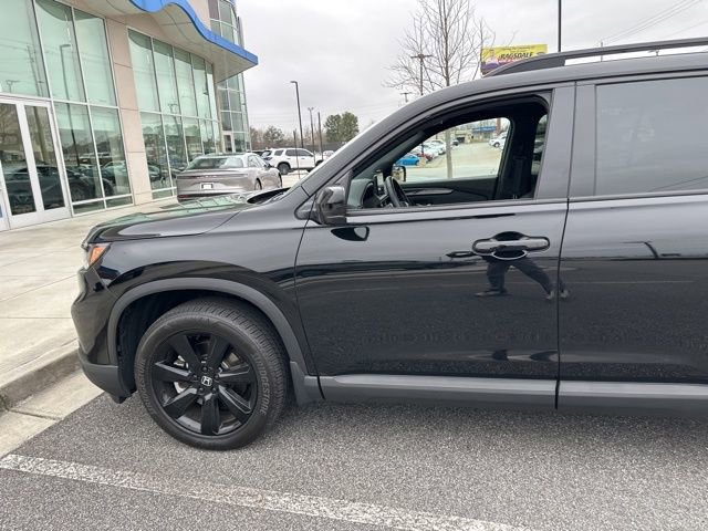 Certified 2025 Honda Pilot Black Edition image 8