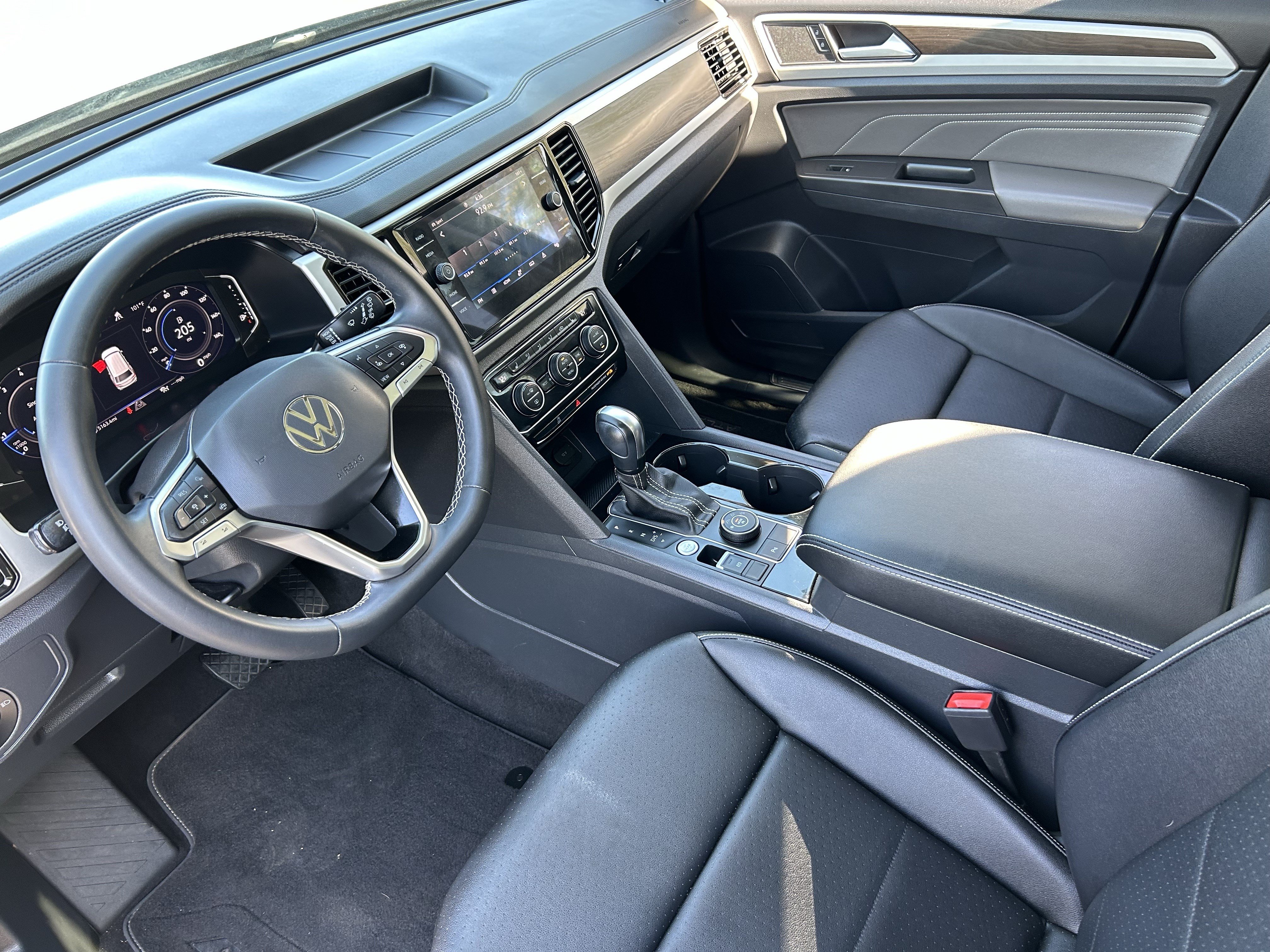 Used 2023 Volkswagen Atlas SE w/ Panoramic Sunroof Package AWD/4WD image 16