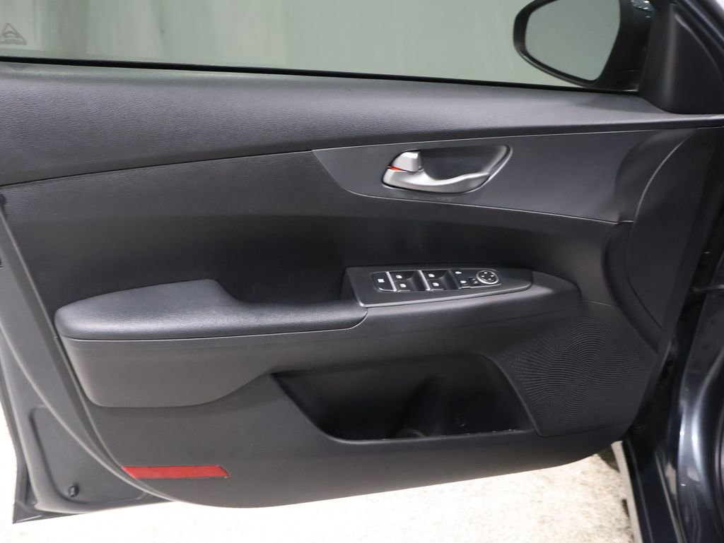 Used 2021 Kia Forte LXS image 12