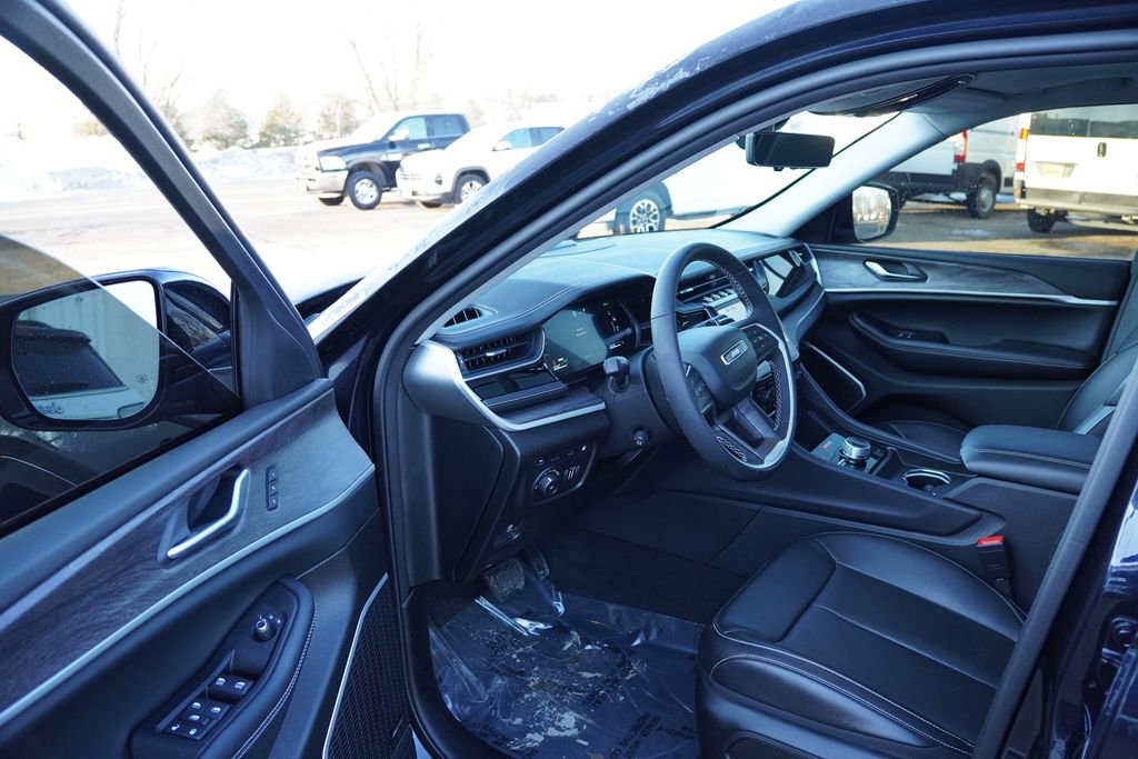 Used 2023 Jeep Grand Cherokee 30th Anniversary image 15