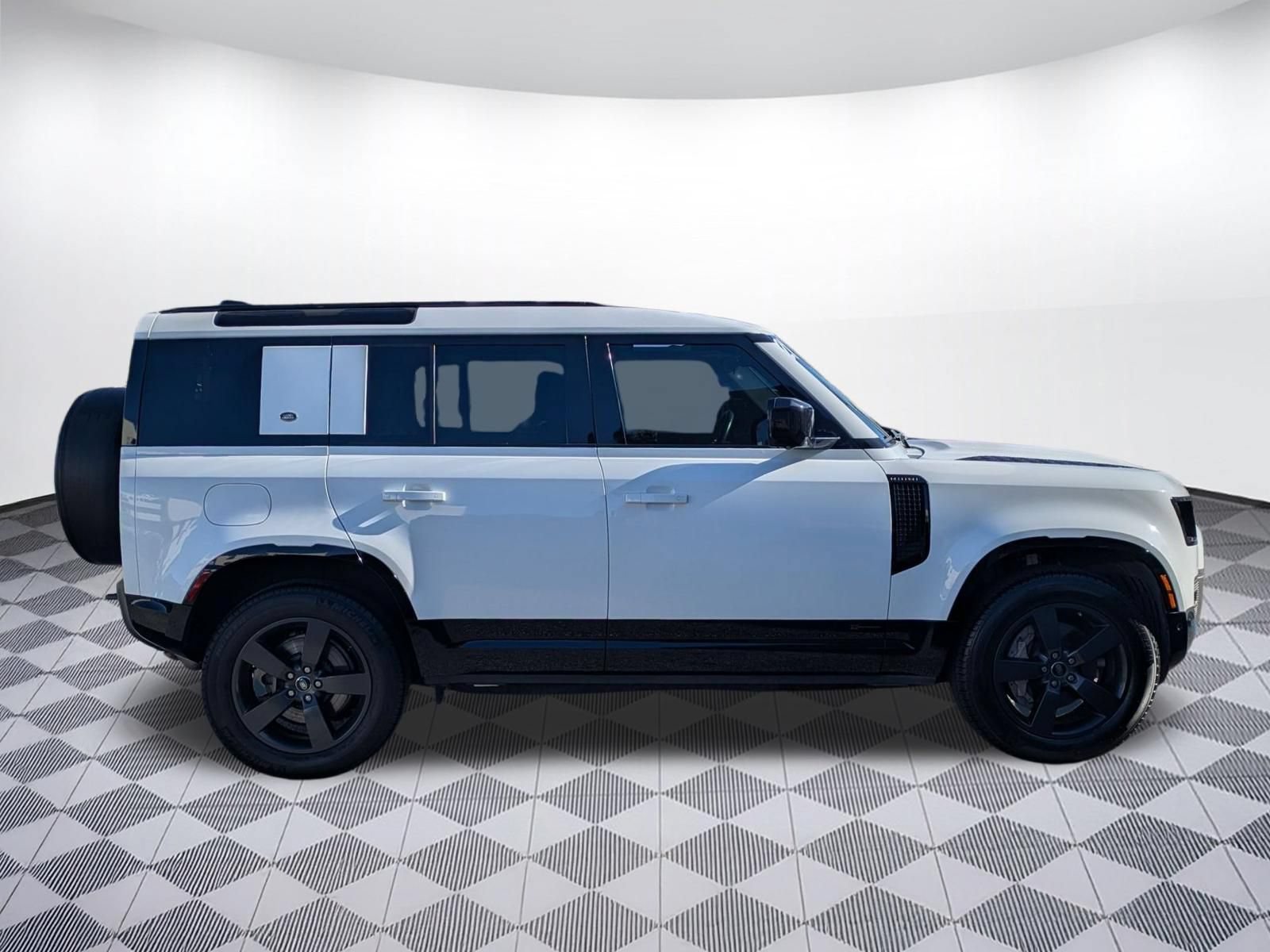 Used 2021 Land Rover Defender 110 X-Dynamic HSE AWD/4WD image 6