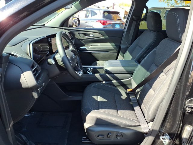 Used 2025 Chevrolet Traverse LT w/ Midnight/Sport Edition AWD/4WD image 4