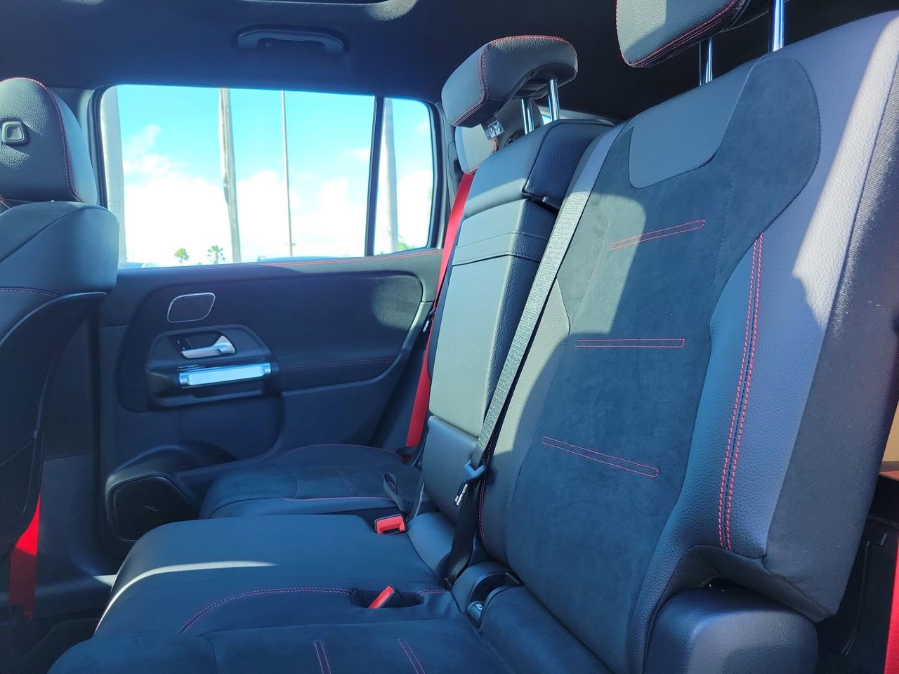 New 2025 Mercedes-Benz GLB 35 AMG 4MATIC image 11