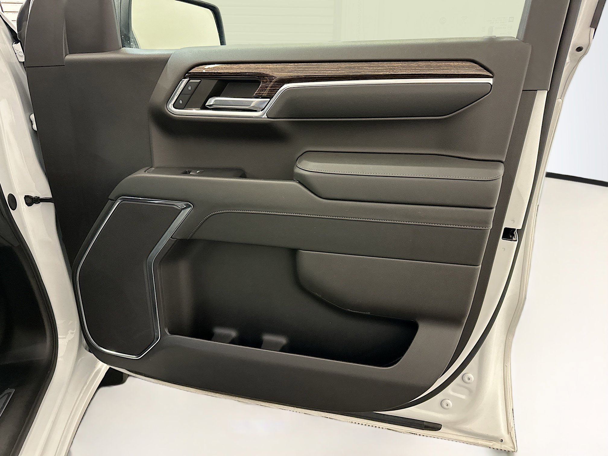 Used 2024 GMC Sierra 1500 Elevation image 33