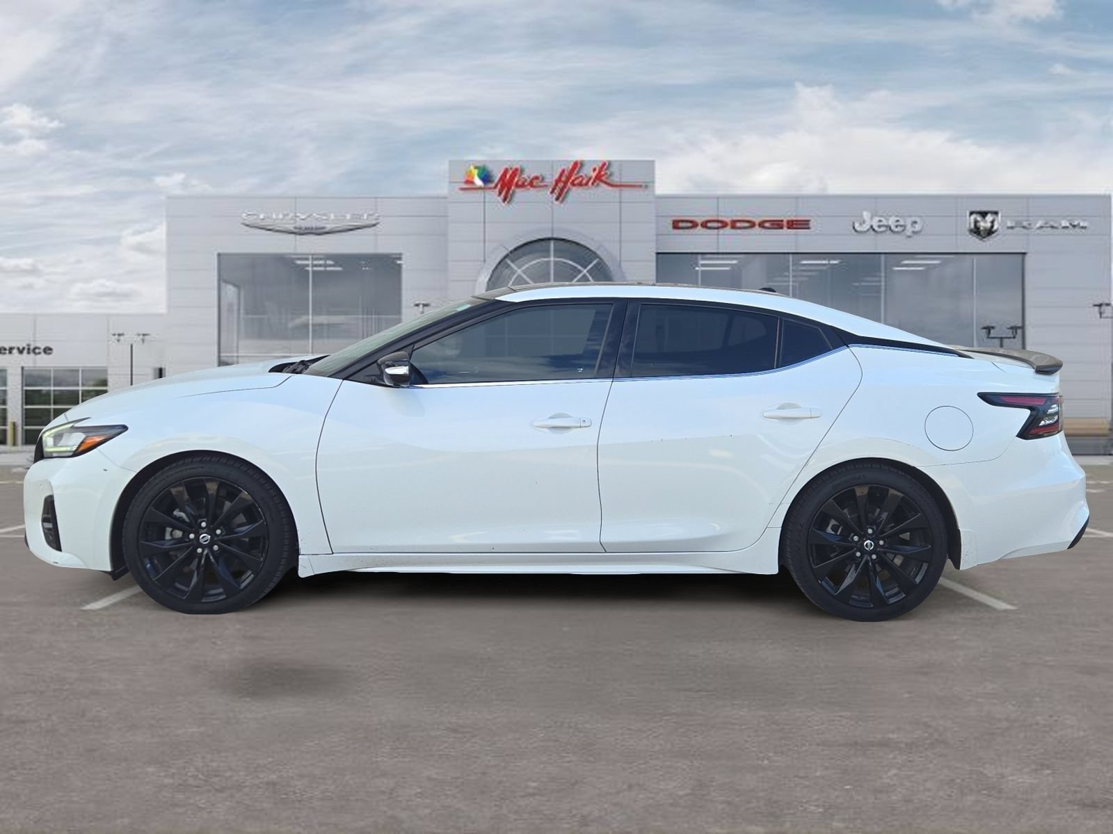 Used 2021 Nissan Maxima SR w/ Sport Mat Group FWD image 2