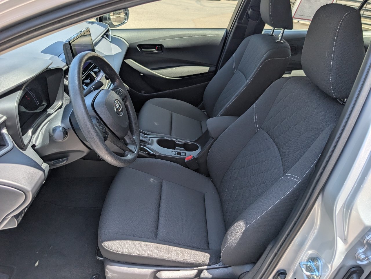 Used 2026 Toyota Corolla LE w/ Carpet Mat Package (TMS) FWD image 2