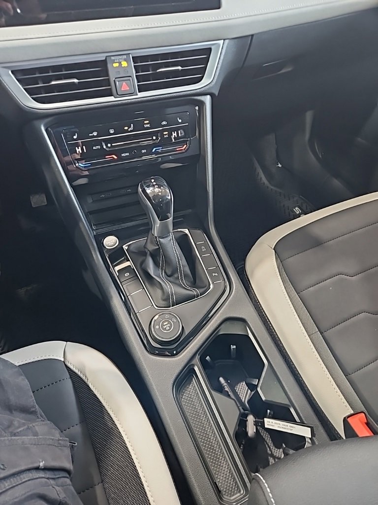 New 2026 Volkswagen Taos SE image 32