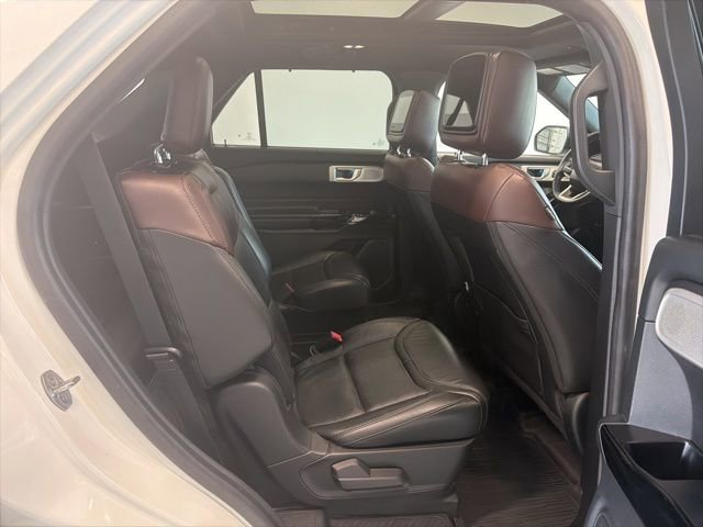 Used 2022 Ford Explorer Platinum w/ Technology Package AWD/4WD image 48