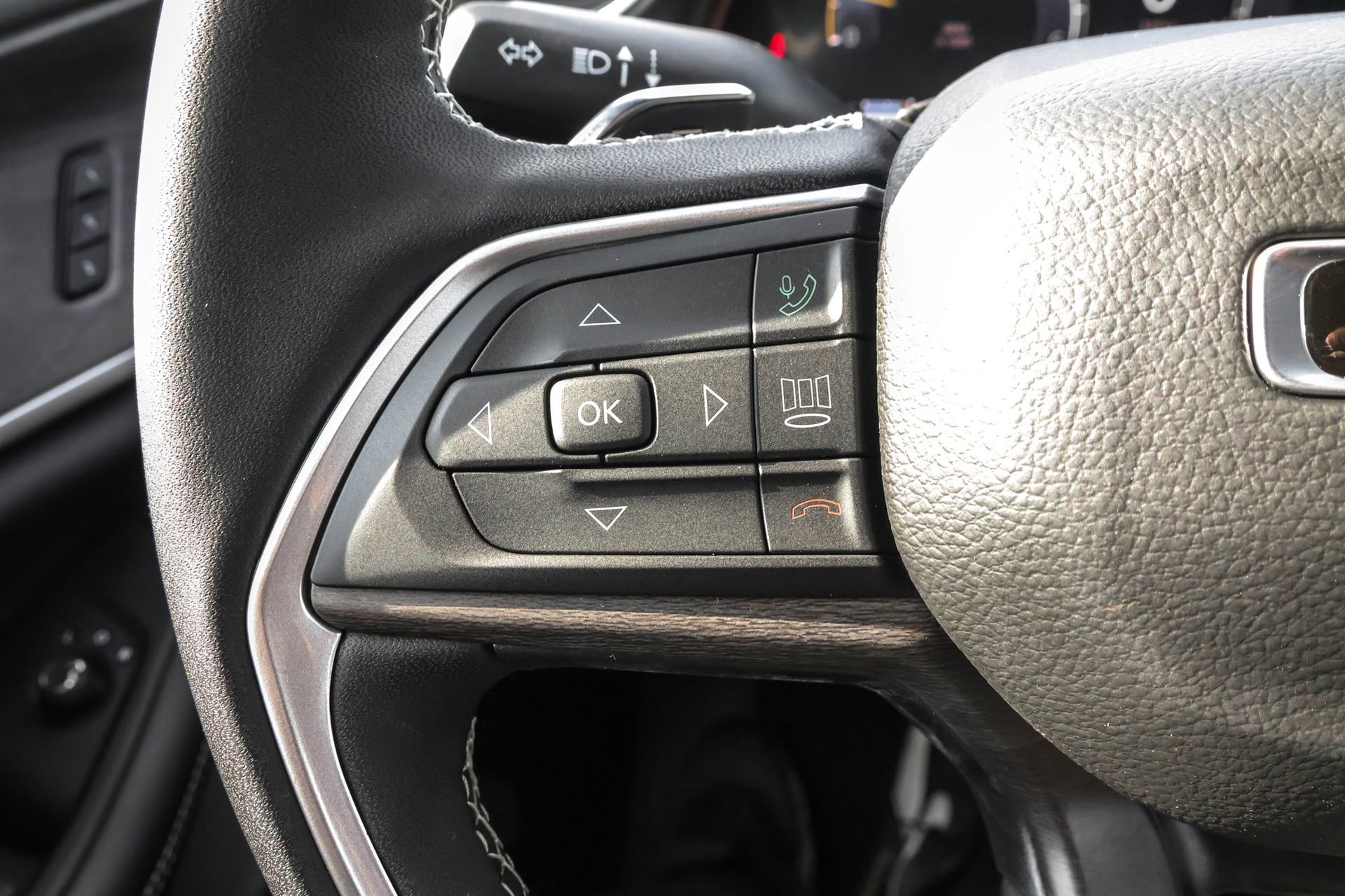 New 2025 Jeep Grand Cherokee L Limited image 25