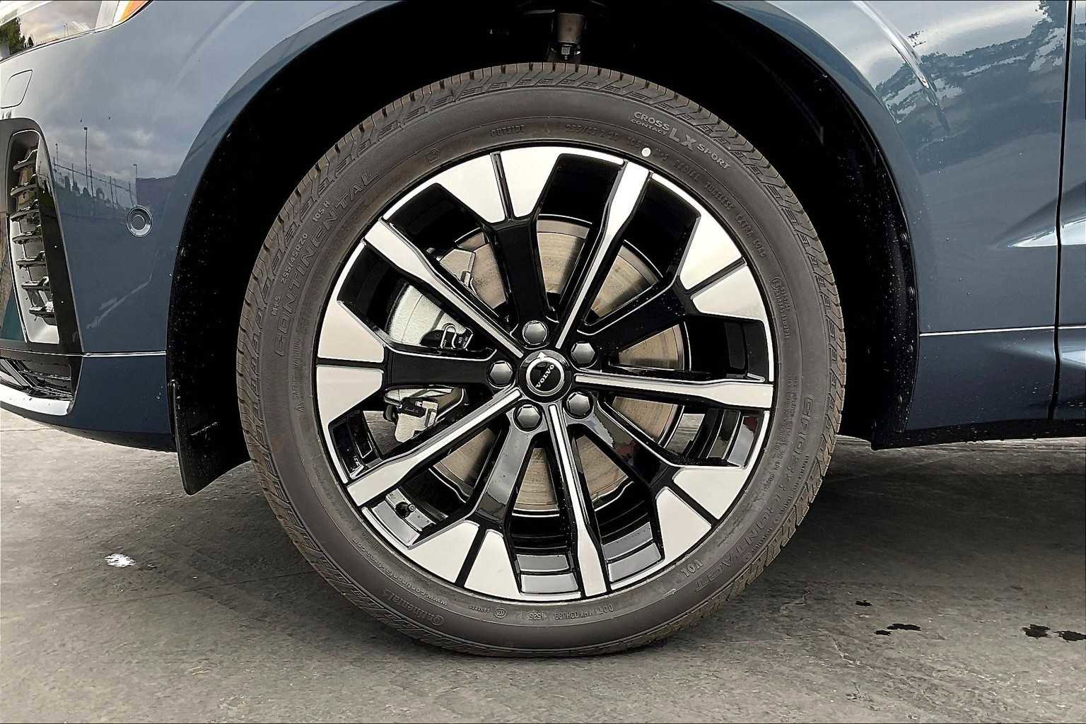 New 2026 Volvo XC60 T8 Plus w/ Protection Package Premier image 14