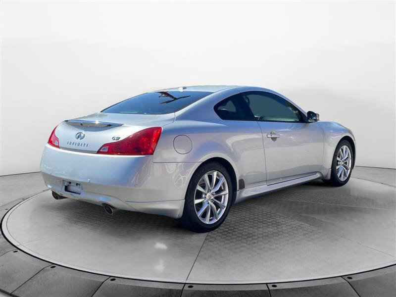 Used 2011 INFINITI G37 Journey w/ Premium Pkg image 5