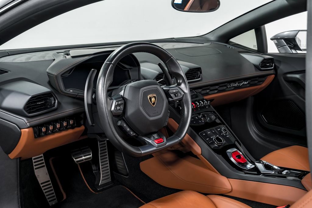 Used 2016 Lamborghini Huracan LP 610-4 AWD/4WD image 12