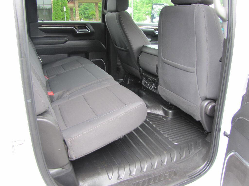 Used 2024 Chevrolet Silverado 2500 LT w/ Convenience Package AWD/4WD image 16