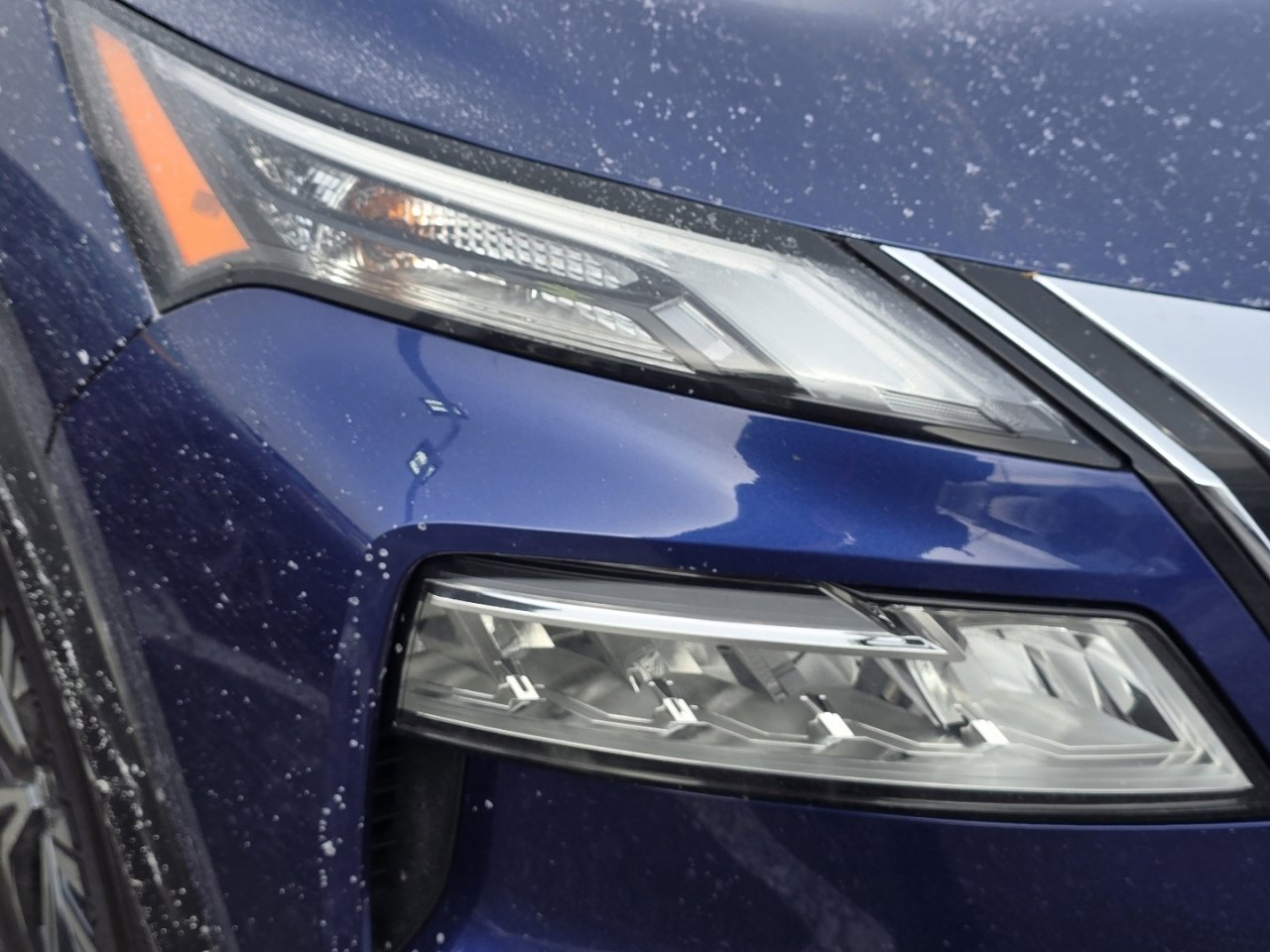 Used 2023 Nissan Rogue SV image 9