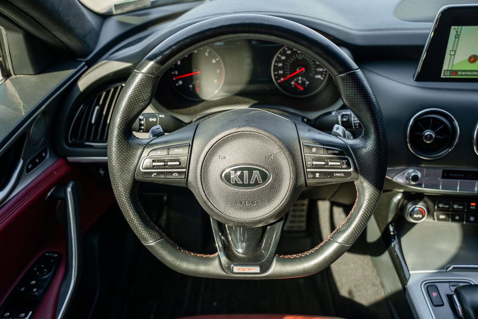 Used 2019 Kia Stinger GT2 AWD/4WD image 39