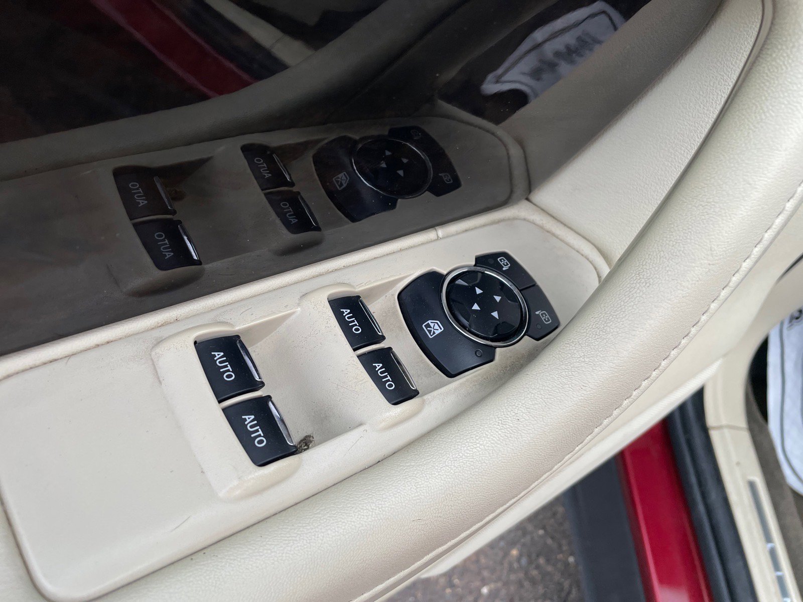 Used 2015 Lincoln MKS AWD w/ Equipment Group 201A image 9