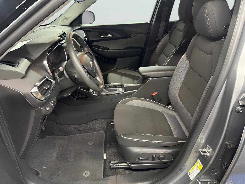 Used 2023 Chevrolet TrailBlazer LT AWD/4WD image 7