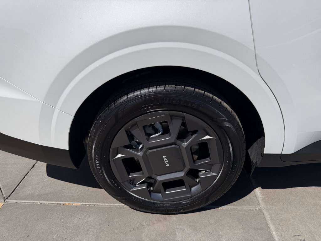 Used 2026 Kia Carnival SX FWD image 15