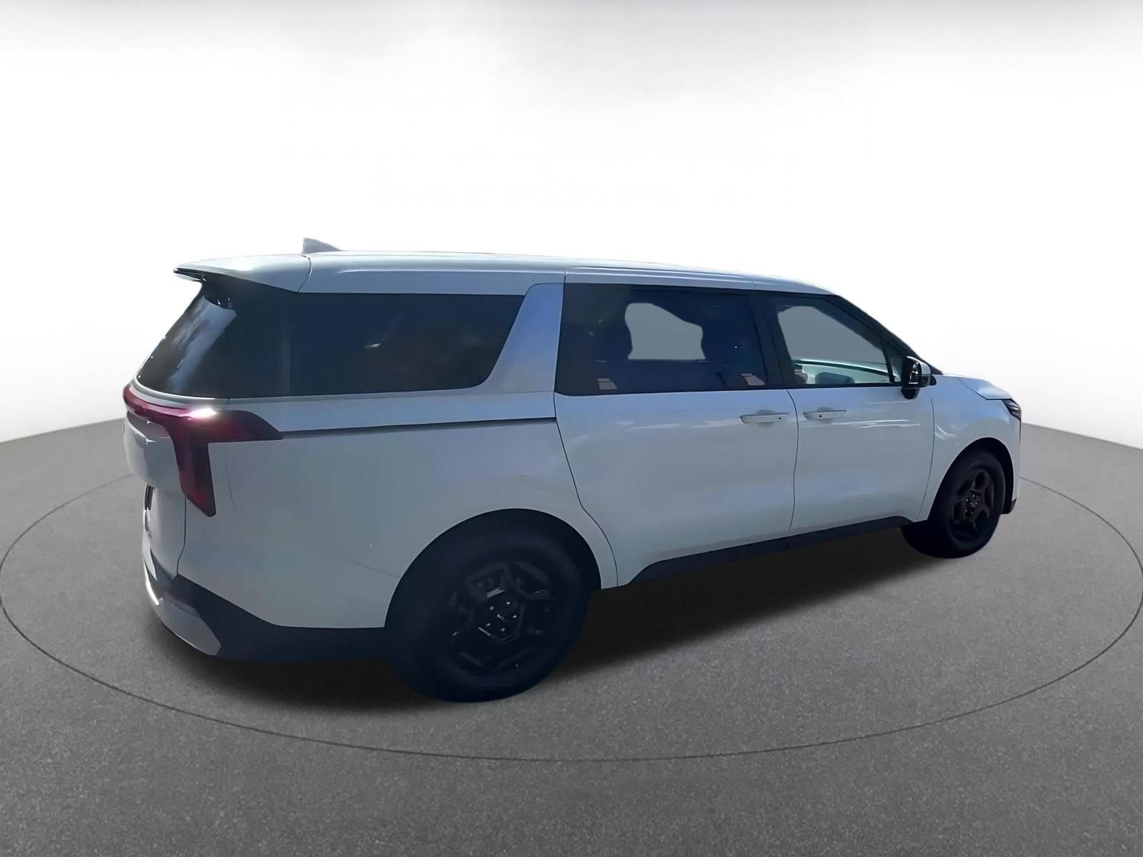 Used 2026 Kia Carnival FWD image 12