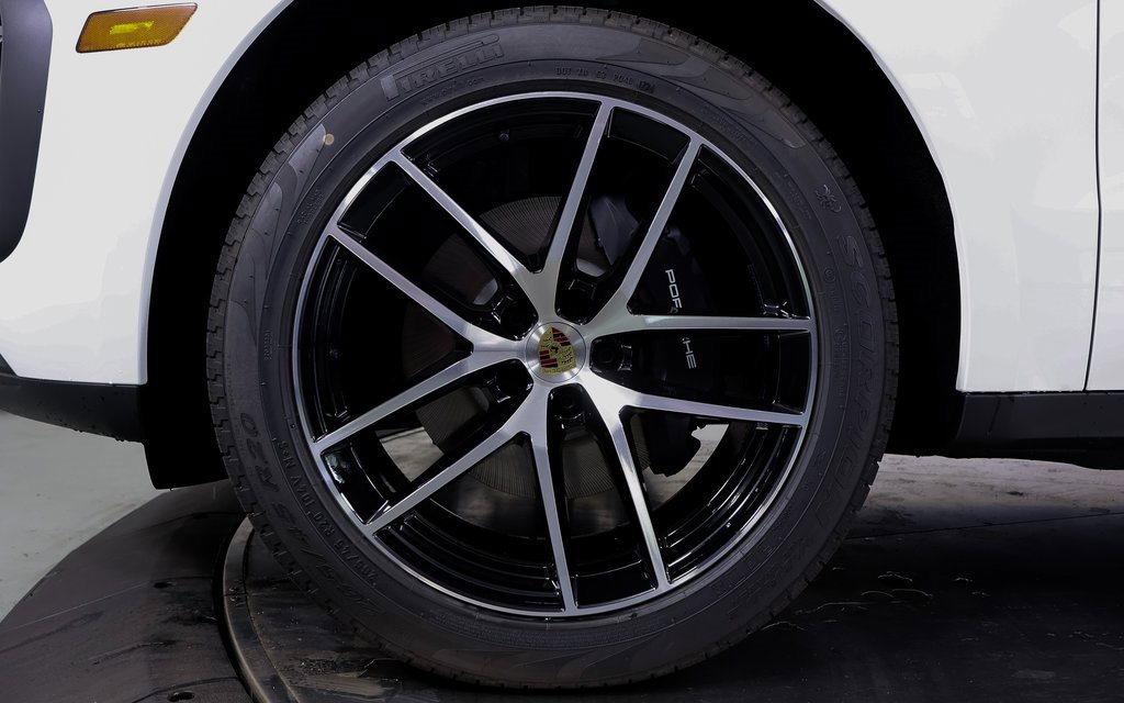 New 2025 Porsche Macan image 23