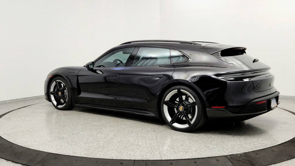 Used 2023 Porsche Taycan GTS image 3