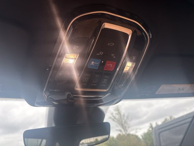 Used 2022 Jeep Grand Cherokee Summit AWD/4WD image 16