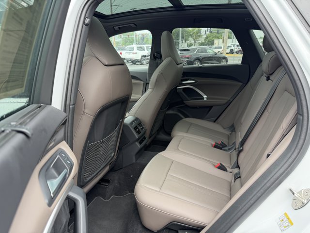 Used 2025 Audi Q5 Premium Plus w/ Premium Plus AWD/4WD image 4