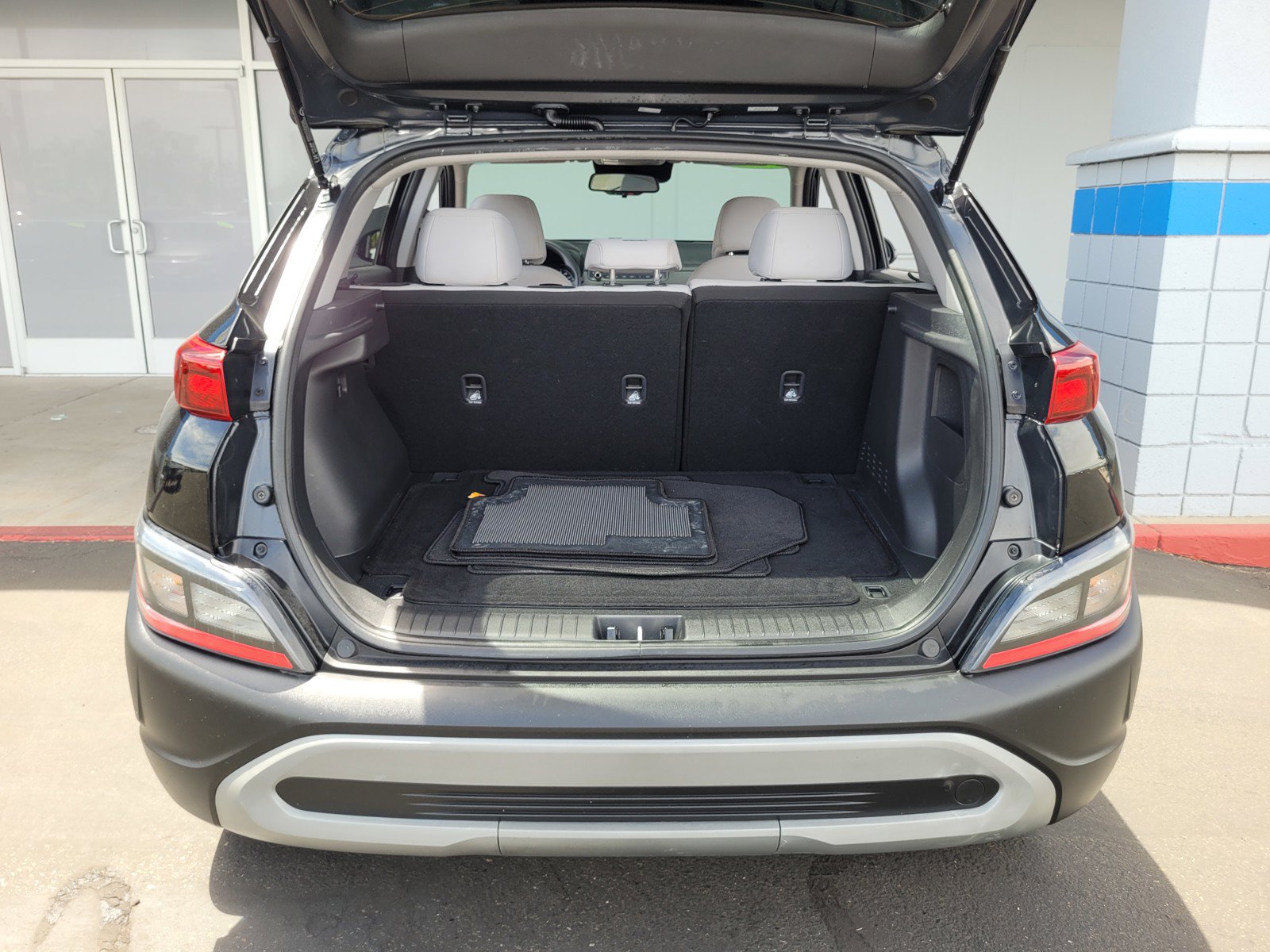 Used 2023 Hyundai Kona SEL w/ Cargo Package FWD image 27