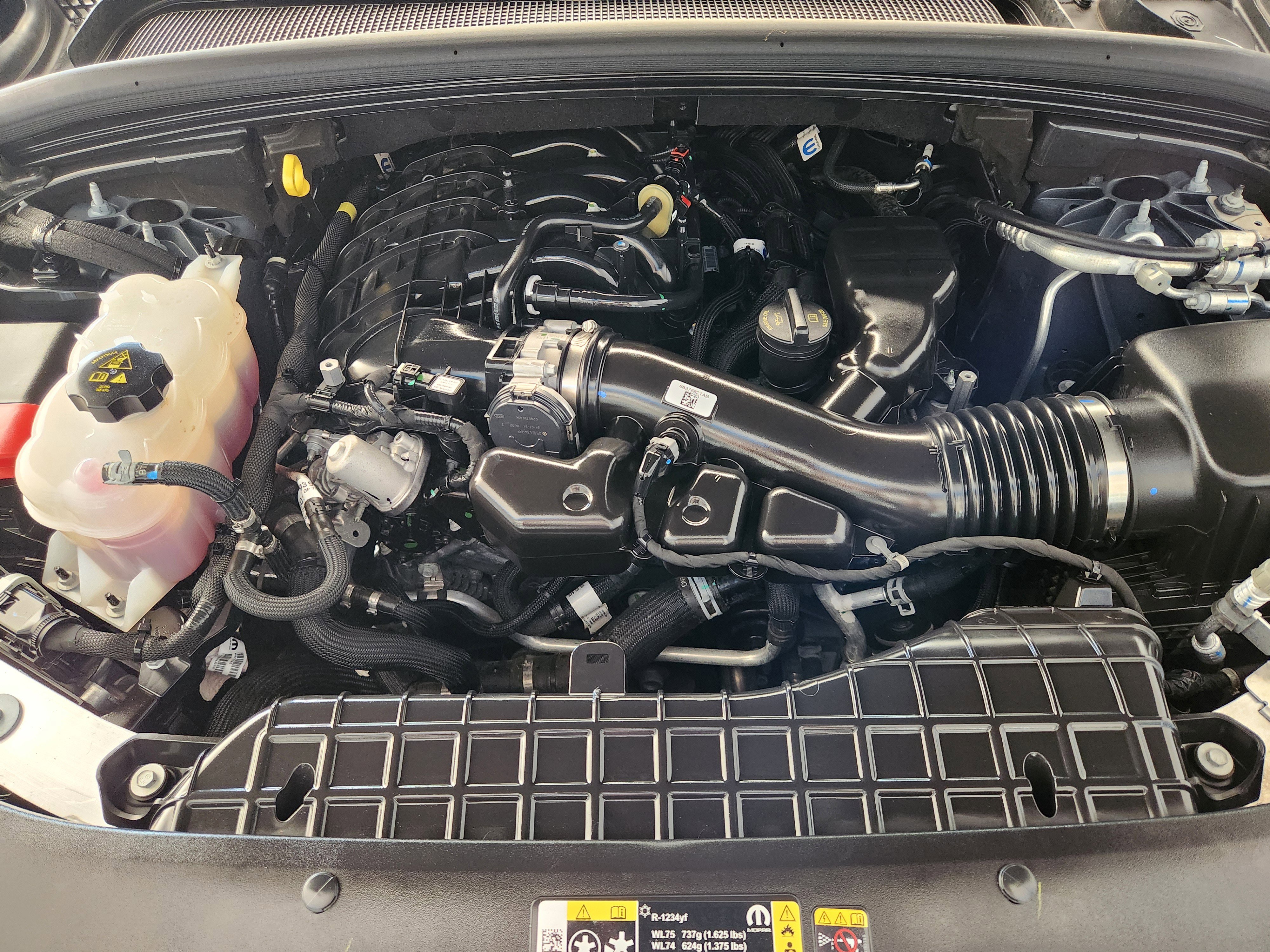 Used 2025 Jeep Grand Cherokee Laredo X image 34