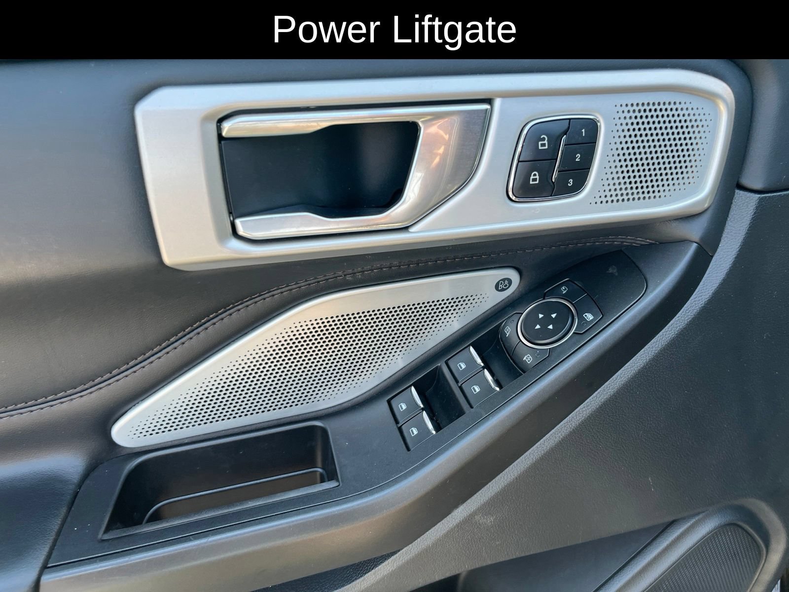 Used 2020 Ford Explorer Platinum w/ Premium Technology Package AWD/4WD image 11
