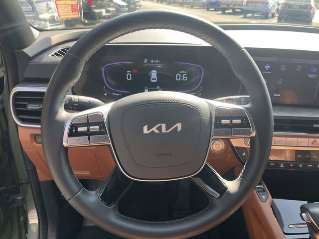 Used 2025 Kia Telluride AWD image 23