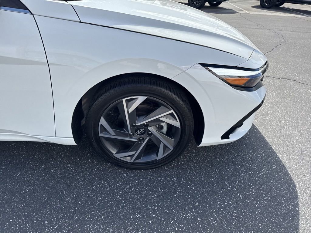 Used 2025 Hyundai Elantra SEL image 20